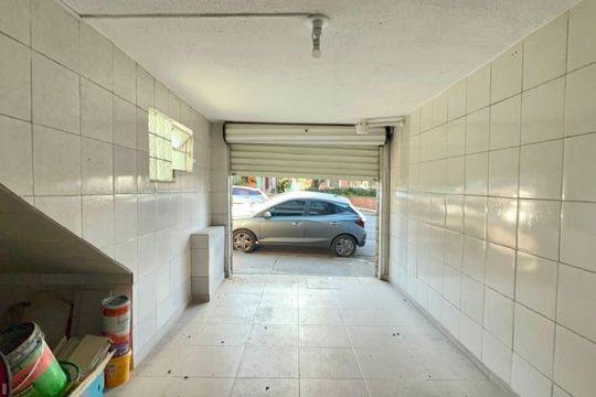 Garagem de casa à venda com 3 quartos, 135m² em Sumaré, São Paulo