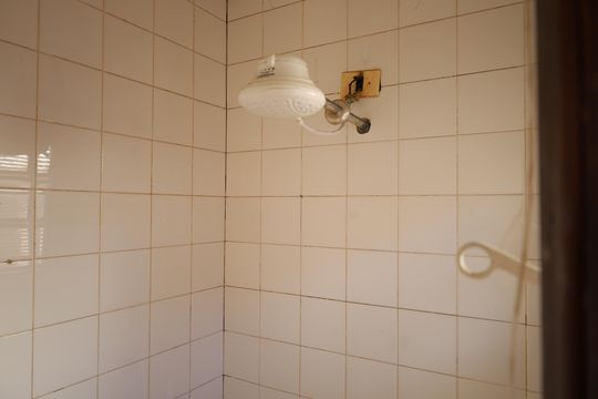 Banheiro de serviço de casa à venda com 2 quartos, 125m² em Interlagos, São Paulo