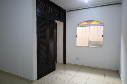 Sala de casa à venda com 2 quartos, 125m² em Interlagos, São Paulo