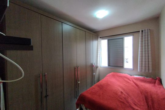 Quarto 1 de apartamento à venda com 2 quartos, 47m² em Parque Bristol, São Paulo