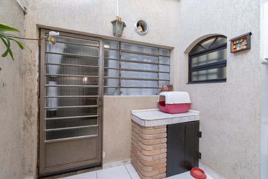 Área de casa à venda com 3 quartos, 150m² em Jardim Santa Maria, São Paulo