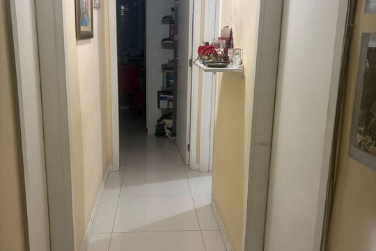 Corredor de apartamento para alugar com 3 quartos, 90m² em Vila Valqueire, Rio de Janeiro