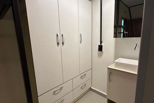 Banheiro de kitnet/studio para alugar com 1 quarto, 24m² em Ipiranga, São José