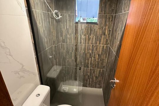 Banheiro de kitnet/studio para alugar com 1 quarto, 24m² em Ipiranga, São José