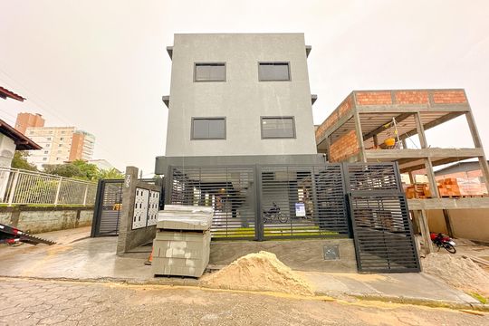 Fachada de kitnet/studio para alugar com 1 quarto, 24m² em Ipiranga, São José