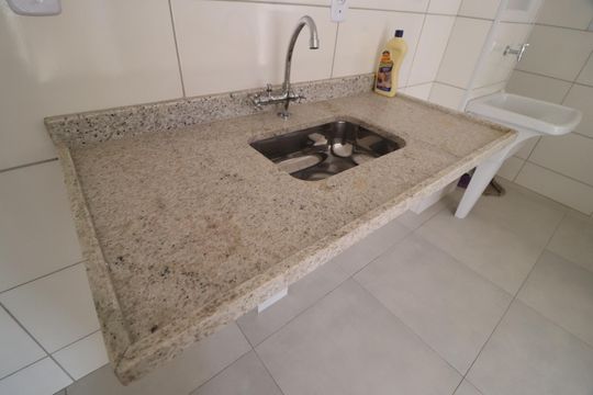 Cozinha de apartamento para alugar com 2 quartos, 50m² em Jardim Karaíba, Uberlândia