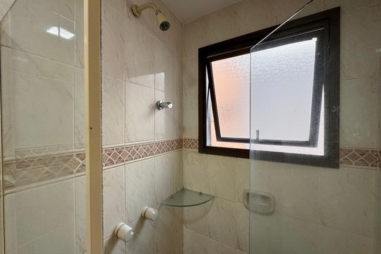 Suíte 1 - Banheiro de apartamento para alugar com 3 quartos, 232m² em Recreio dos Bandeirantes, Rio de Janeiro
