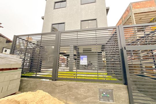 Fachada  de kitnet/studio para alugar com 1 quarto, 24m² em Ipiranga, São José