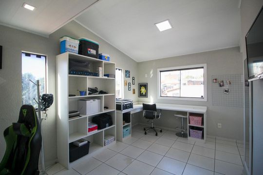 Escritorio de casa para alugar com 3 quartos, 245m² em Jardim Serrano, Votorantim