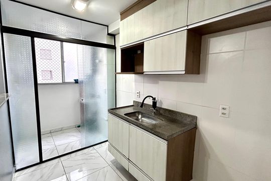 Cozinha de apartamento para alugar com 2 quartos, 43m² em Gopouva, Guarulhos