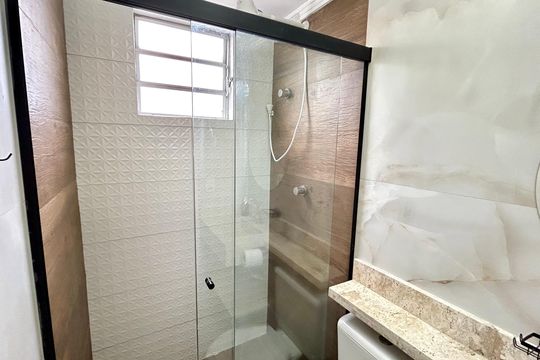 Banheiro de apartamento para alugar com 2 quartos, 43m² em Gopouva, Guarulhos