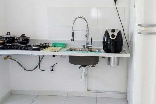 Cozinha de apartamento para alugar com 2 quartos, 42m² em Parque Arariba, São Paulo