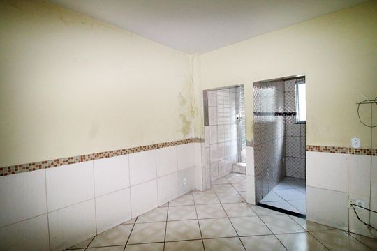 Sala de casa para alugar com 3 quartos, 50m² em Pavuna, Rio de Janeiro