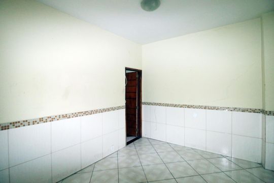 Sala de casa para alugar com 2 quartos, 50m² em Pavuna, Rio de Janeiro