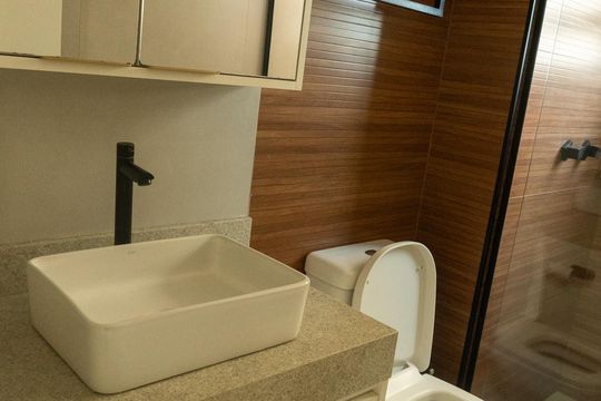 Banheiro de apartamento para alugar com 2 quartos, 61m² em Balneário Tropical, Paulínia