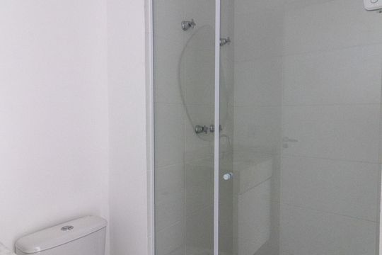 Banheiro de apartamento para alugar com 1 quarto, 45m² em Taquaral, Campinas
