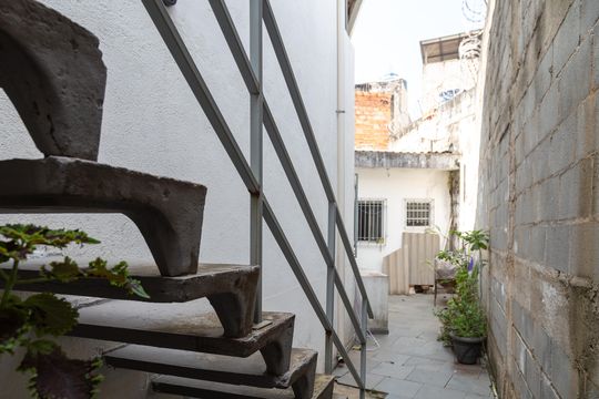 Quintal de casa para alugar com 3 quartos, 125m² em Jardim Ipanema, Guarulhos