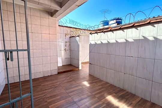 Quintal de casa à venda com 3 quartos, 140m² em Jardim Almeida Prado, Guarulhos