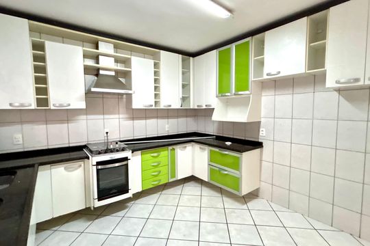 Cozinha de casa à venda com 3 quartos, 140m² em Jardim Almeida Prado, Guarulhos