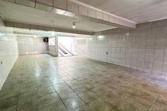 Garagem  de casa à venda com 3 quartos, 140m² em Jardim Almeida Prado, Guarulhos
