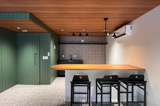 Sala de TV de kitnet/studio para alugar com 1 quarto, 23m² em Paraíso, São Paulo