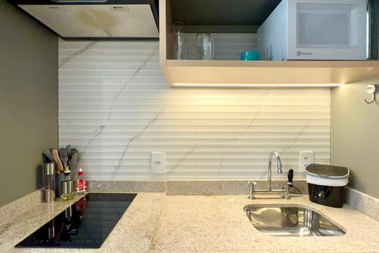 Cozinha de kitnet/studio para alugar com 1 quarto, 23m² em Paraíso, São Paulo