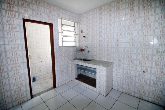 Cozinha de apartamento para alugar com 1 quarto, 76m² em Irajá, Rio de Janeiro
