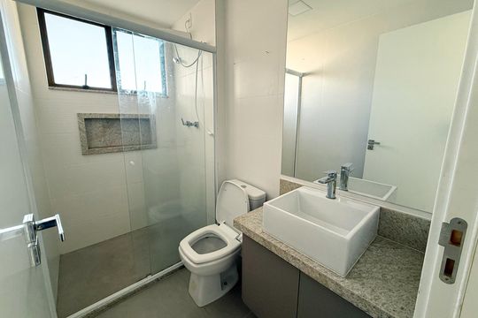 Banheiro de apartamento para alugar com 1 quarto, 65m² em São Mateus, Juiz de Fora