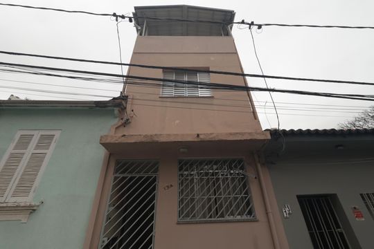Fachada de casa para alugar com 2 quartos, 80m² em Aclimação, São Paulo