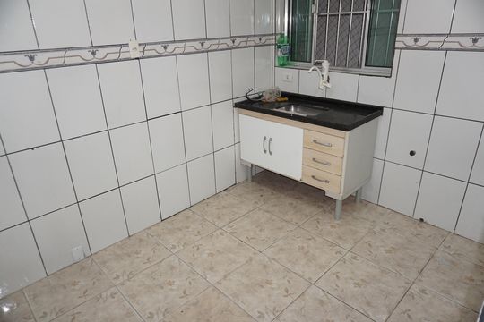 Cozinha de casa para alugar com 1 quarto, 50m² em Jardim Soraia, Embu das Artes