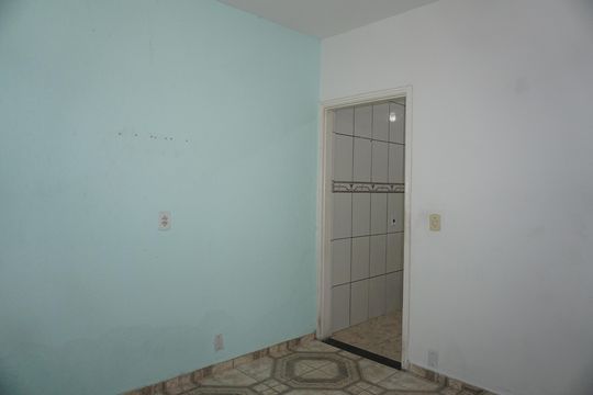 Sala de casa para alugar com 1 quarto, 50m² em Jardim Soraia, Embu das Artes