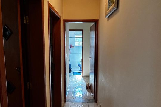 Corredor de apartamento à venda com 2 quartos, 57m² em Vila Assunção, Santo André