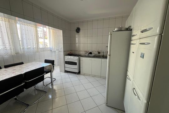 Casa para alugar com 5 quartos, 360m² em Jardim Santa Ines, São Paulo