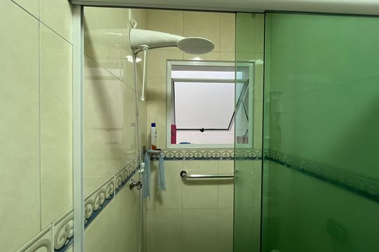 Banheiro de casa para alugar com 5 quartos, 360m² em Jardim Santa Ines, São Paulo