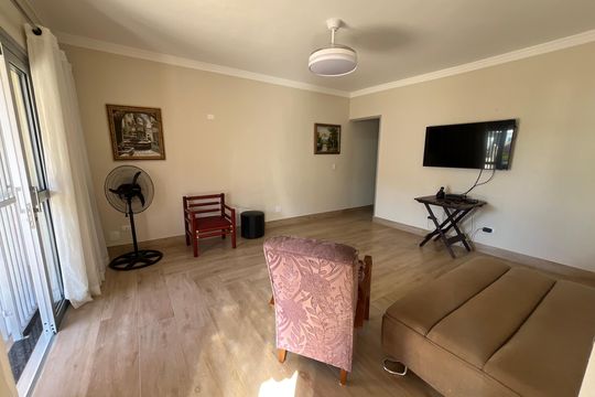 Casa para alugar com 5 quartos, 360m² em Jardim Santa Ines, São Paulo