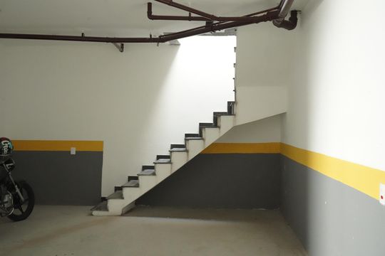 Garagem de casa de condomínio à venda com 3 quartos, 130m² em Vila Antonina, São Paulo