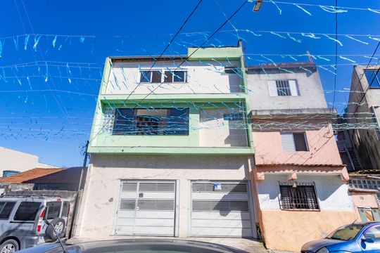 Fachada + placa  de casa à venda com 3 quartos, 418m² em Vila Nogueira, Diadema