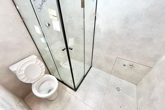 Banheiro de apartamento para alugar com 1 quarto, 27m² em Vila Nova Cachoeirinha, São Paulo