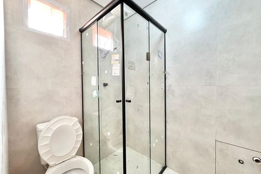 Banheiro de apartamento para alugar com 1 quarto, 27m² em Vila Nova Cachoeirinha, São Paulo