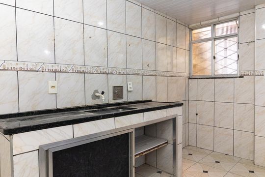 Cozinha de casa para alugar com 2 quartos, 80m² em Realengo, Rio de Janeiro
