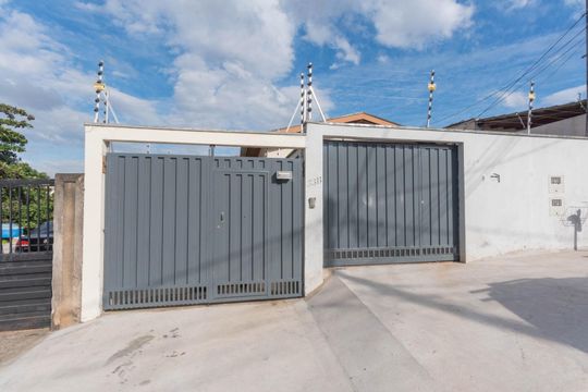 Fachada de casa à venda com 2 quartos, 300m² em Jardim Pacaembu, Campinas