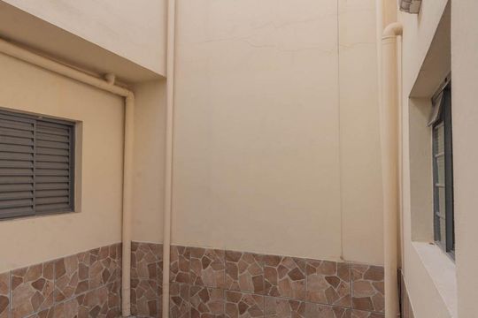 Casa 2 - Área de luz de casa à venda com 2 quartos, 300m² em Jardim Pacaembu, Campinas