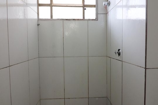 Banheiro social de apartamento à venda com 2 quartos, 42m² em Ferrazópolis, São Bernardo do Campo