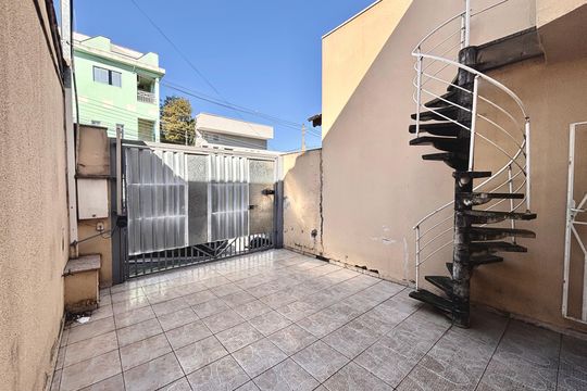Garagem de casa para alugar com 2 quartos, 80m² em Chácara Califórnia, São Paulo