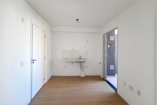 Sala/Cozinha de apartamento para alugar com 2 quartos, 29m² em Vila Santo Estefano, São Paulo