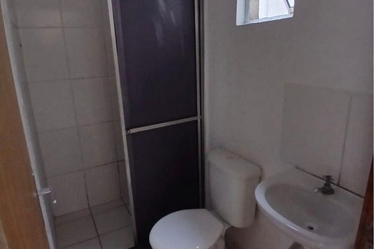 Banheiro de apartamento para alugar com 2 quartos, 40m² em Vila Cachoeirinha, Cachoeirinha