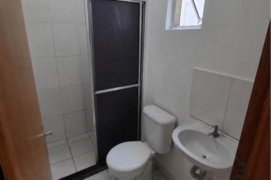 Banheiro de apartamento para alugar com 2 quartos, 40m² em Vila Cachoeirinha, Cachoeirinha