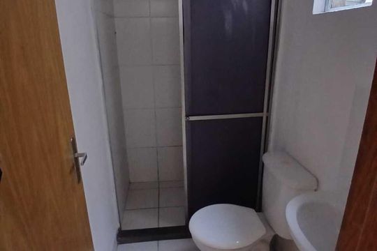 Banheiro de apartamento para alugar com 2 quartos, 40m² em Vila Cachoeirinha, Cachoeirinha