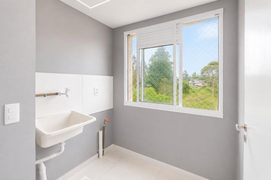 Área de serviço de apartamento para alugar com 2 quartos, 48m² em Jardim Betânia, Cachoeirinha