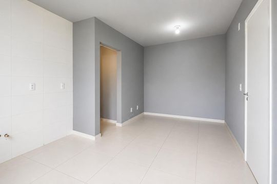 Cozinha de apartamento para alugar com 2 quartos, 48m² em Jardim Betânia, Cachoeirinha